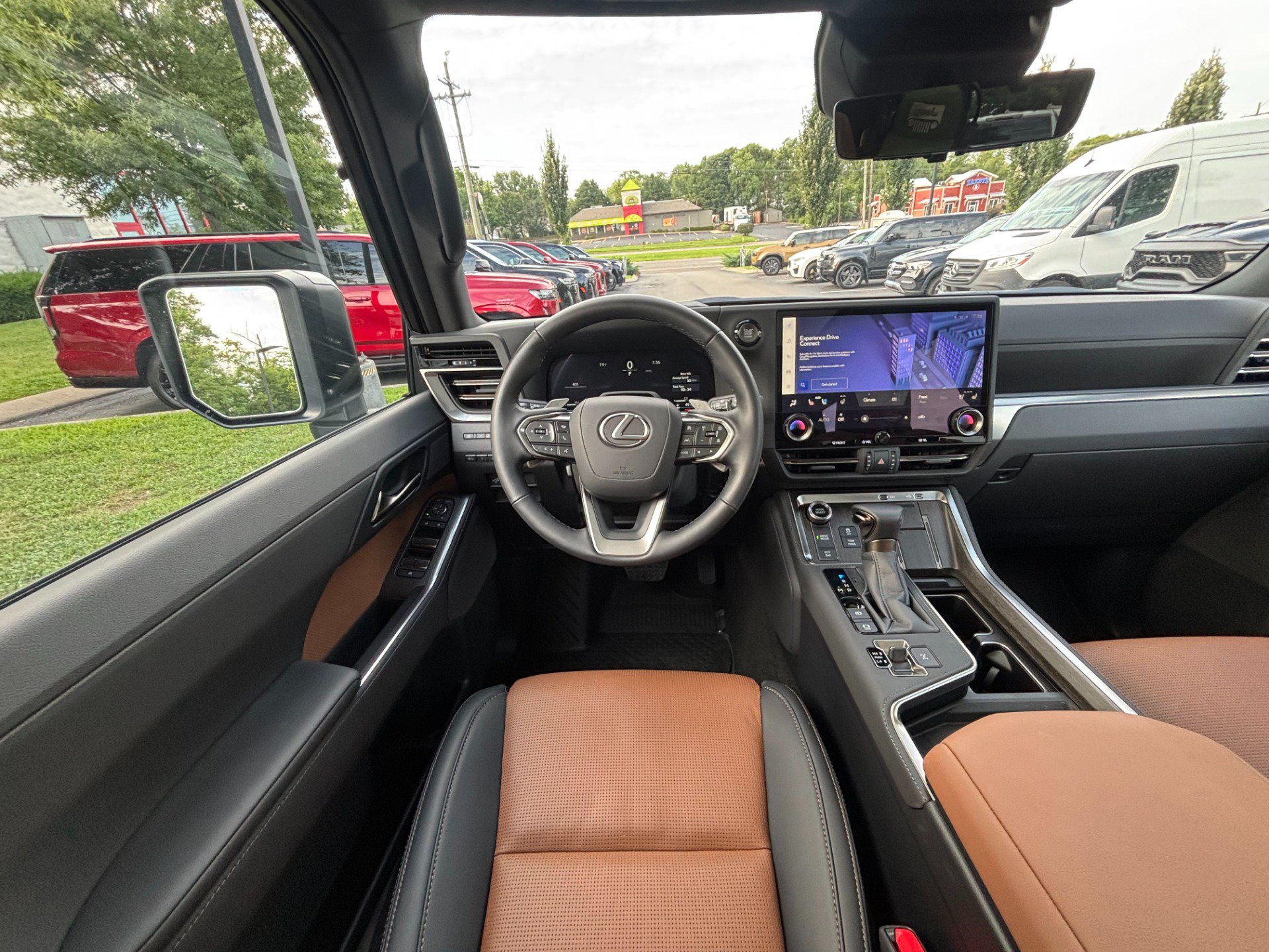 Used 2026 Lexus GX 550 w/ Accessory Package (2T) AWD/4WD image 50