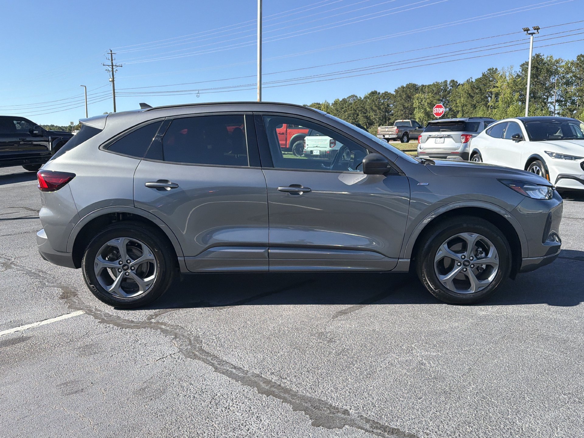 Certified 2024 Ford Escape ST-Line w/ Tech Pack #1 AWD/4WD image 30