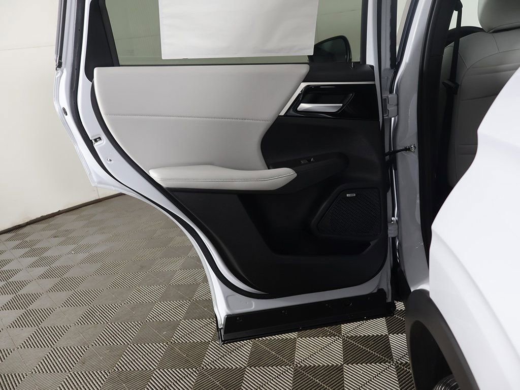 New 2026 Mitsubishi Outlander SE FWD image 27