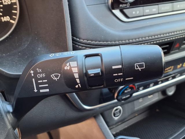 Used 2023 Nissan Rogue SV FWD image 11