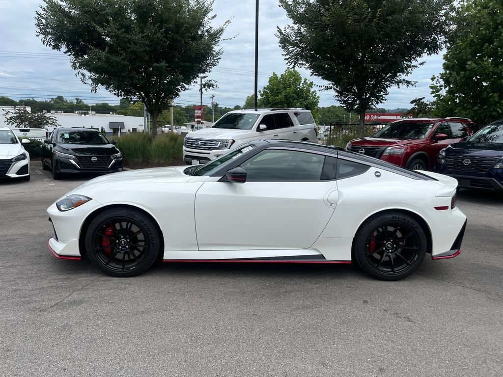 Certified 2025 Nissan Z Performance w/ Floor Mat Package RWD image 4