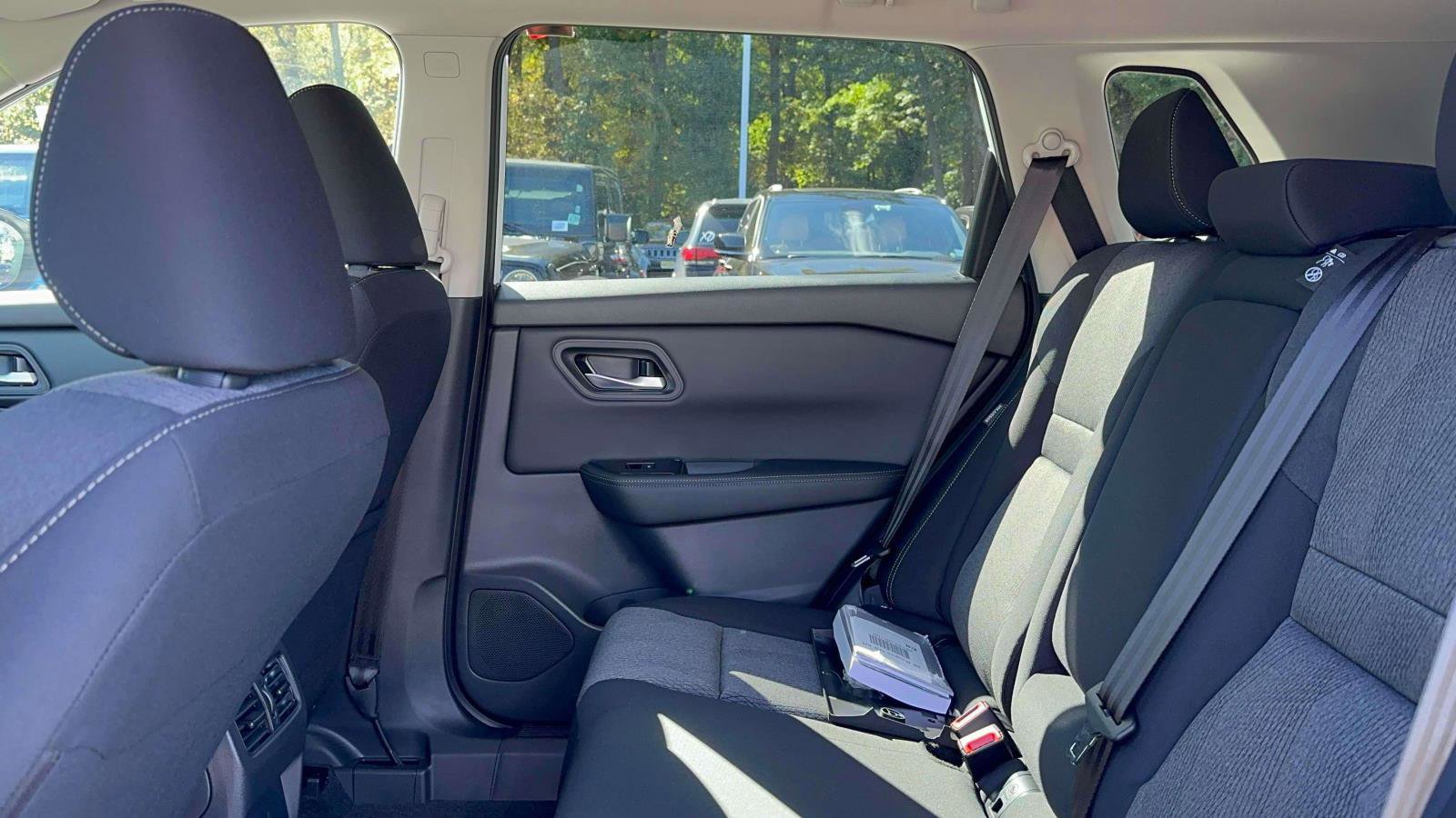 Used 2026 Nissan Rogue SV image 10