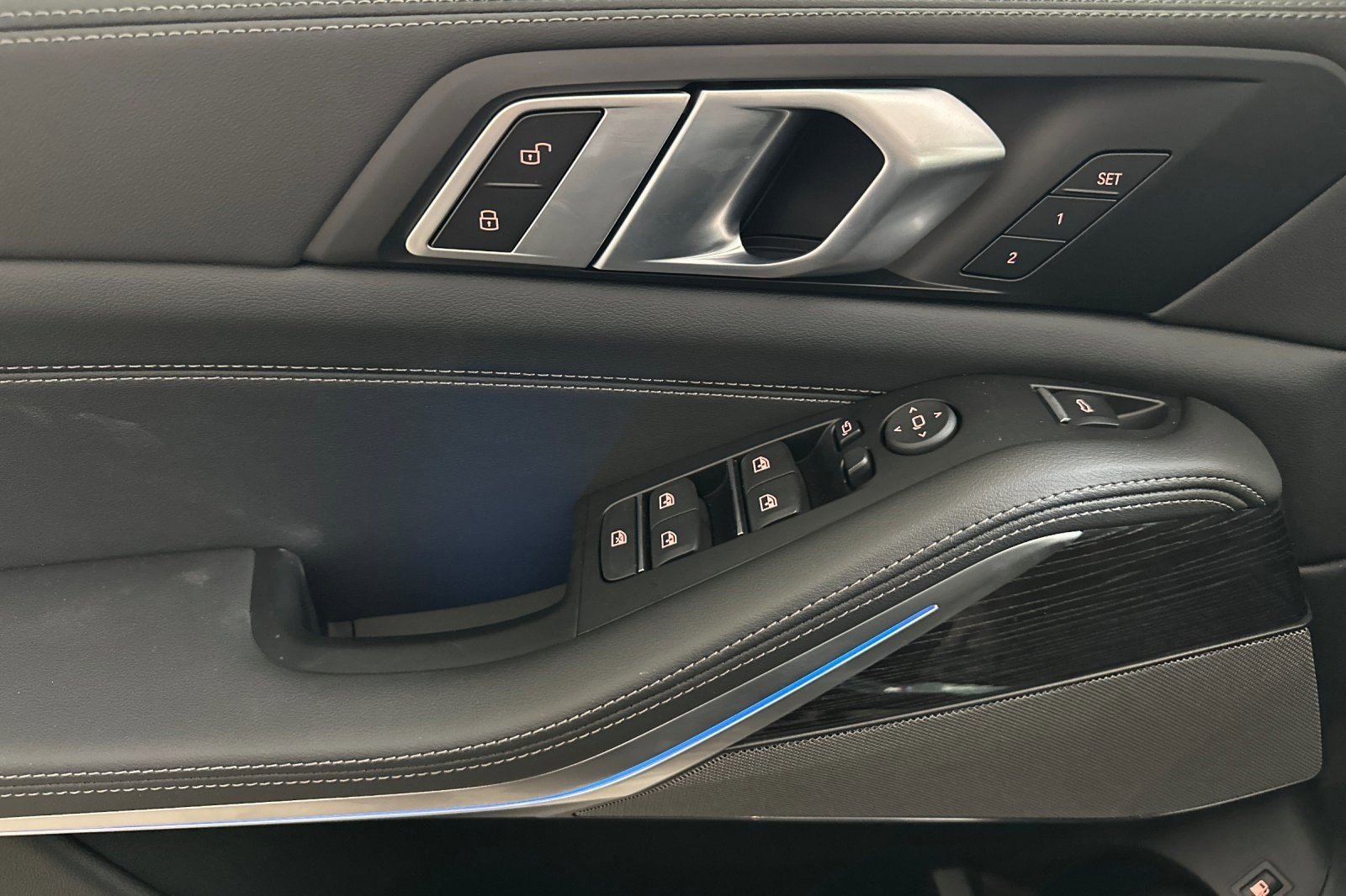 Used 2026 BMW X5 xDrive50e w/ M Sport Package AWD/4WD image 13