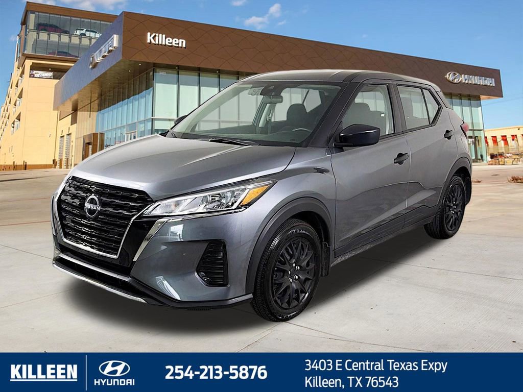 Used 2025 Nissan Kicks Play S FWD image 3