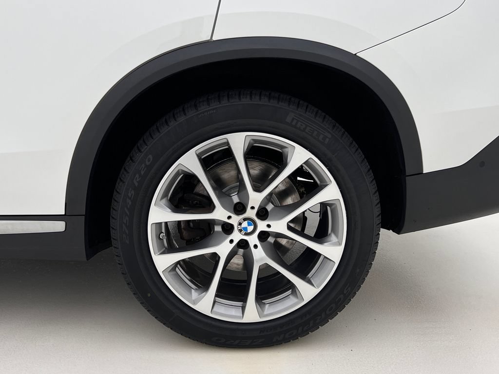 Certified 2024 BMW X5 xDrive40i w/ Parking Assistance Package AWD/4WD image 28