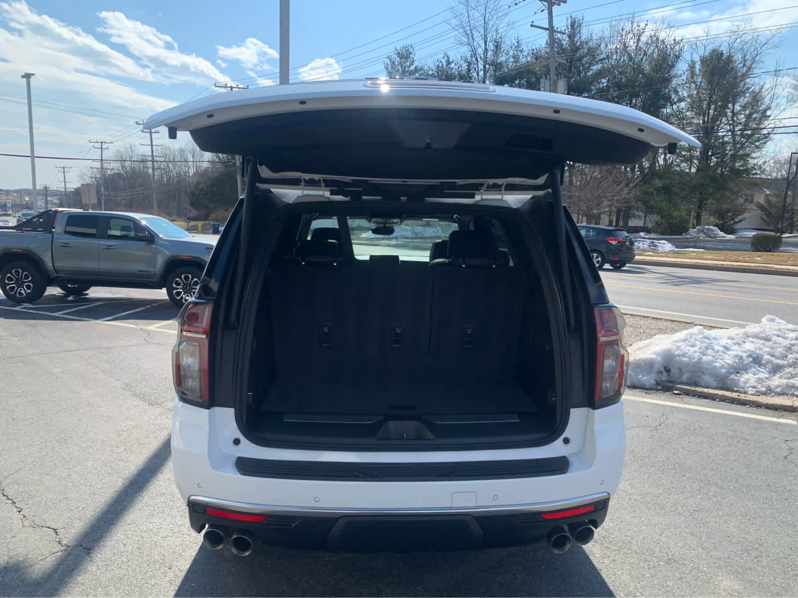 Used 2023 Chevrolet Tahoe High Country w/ Premium Package 2 image 5