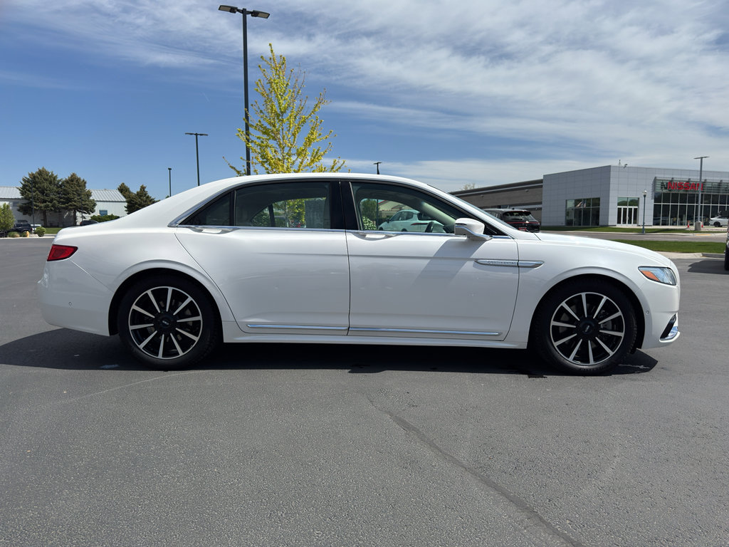 Used 2017 Lincoln Continental Reserve w/ Technology Package AWD/4WD image 2