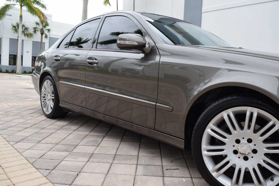 Used 2008 Mercedes-Benz E 350 4MATIC Sedan image 17