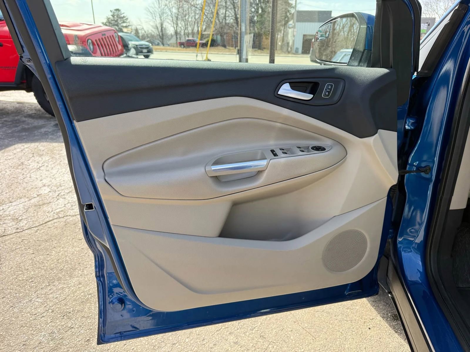 Used 2019 Ford Escape SE AWD/4WD image 9