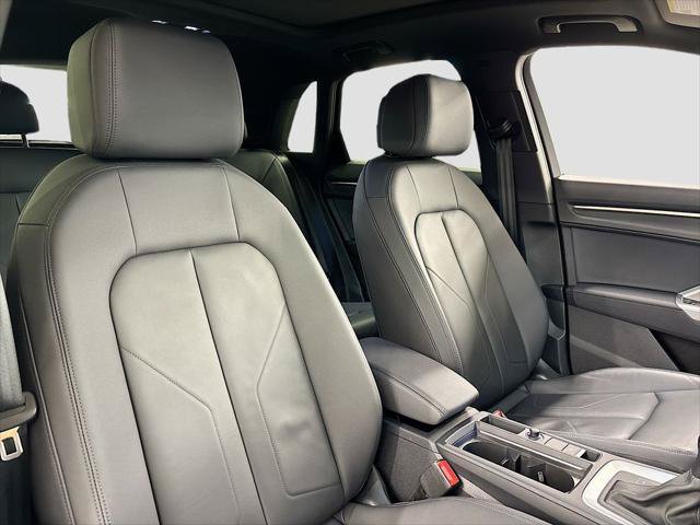 Certified 2025 Audi Q3 2.0T Premium w/ Convenience Package AWD/4WD image 15