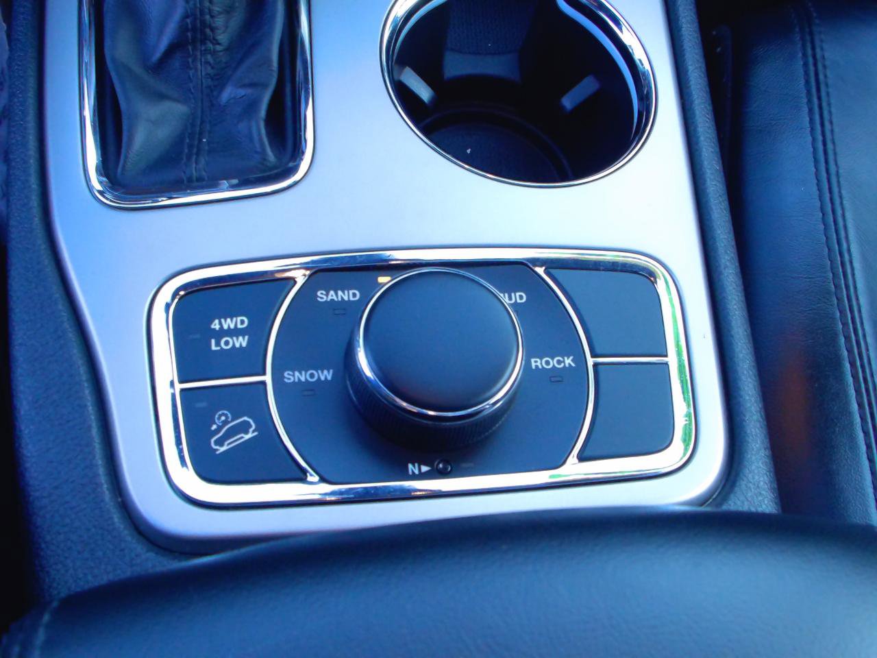 Used 2018 Jeep Grand Cherokee Limited w/ Trailer Tow Group IV image 25