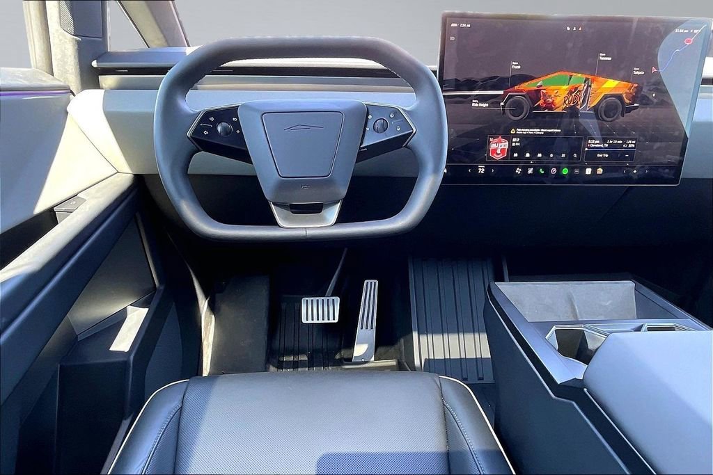 Used 2025 Tesla Cybertruck AWD Crew Cab image 5