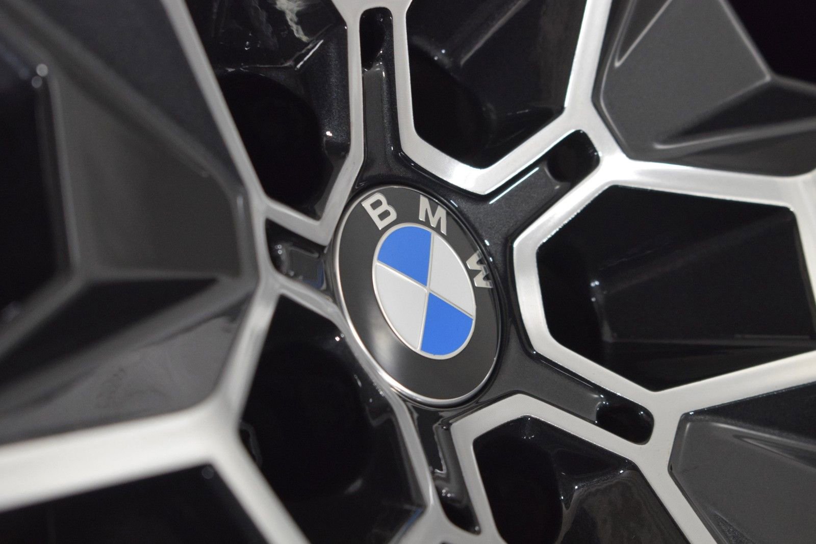 Used 2026 BMW X7 M60i image 17