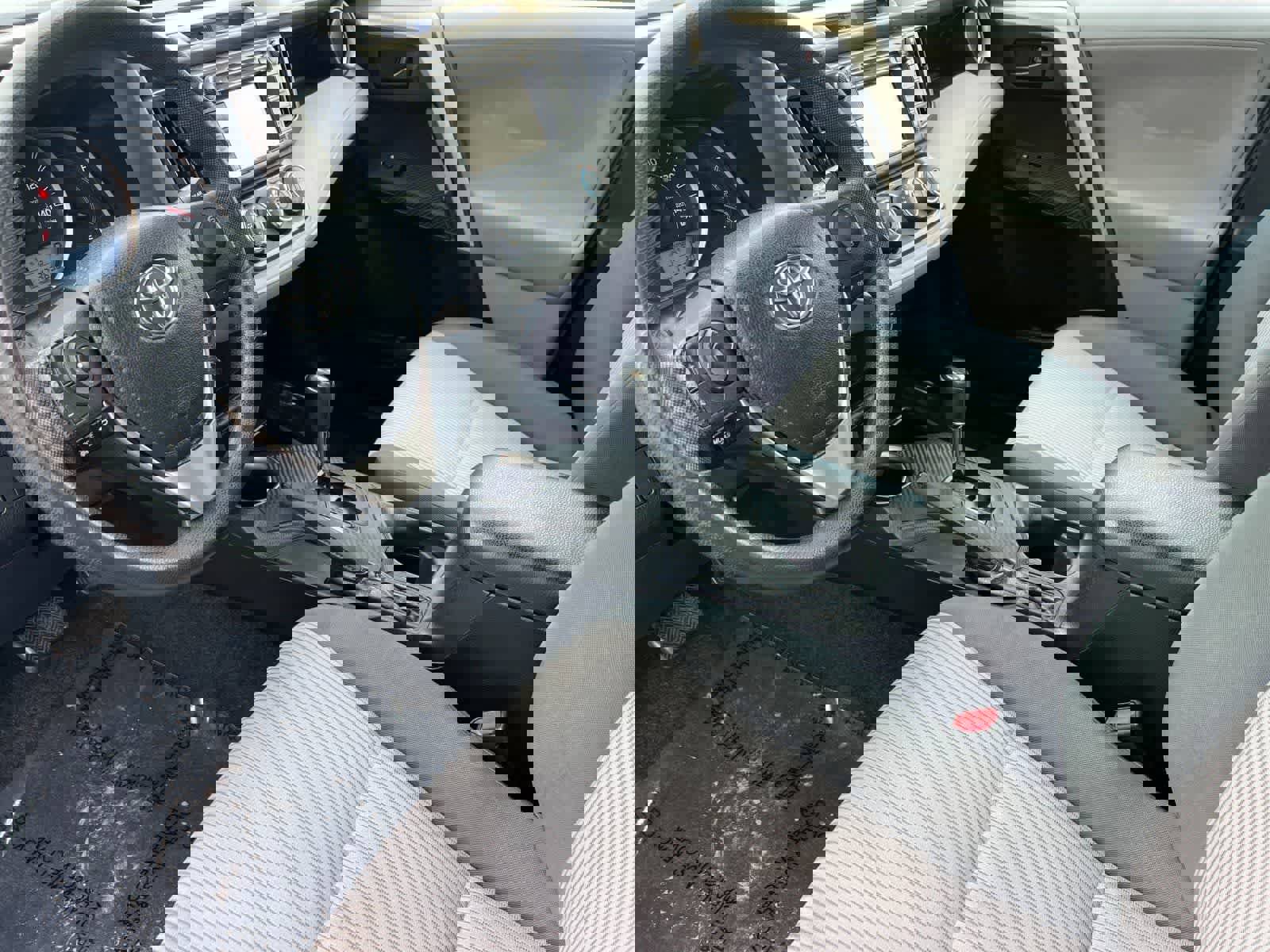 Used 2013 Toyota RAV4 LE image 12