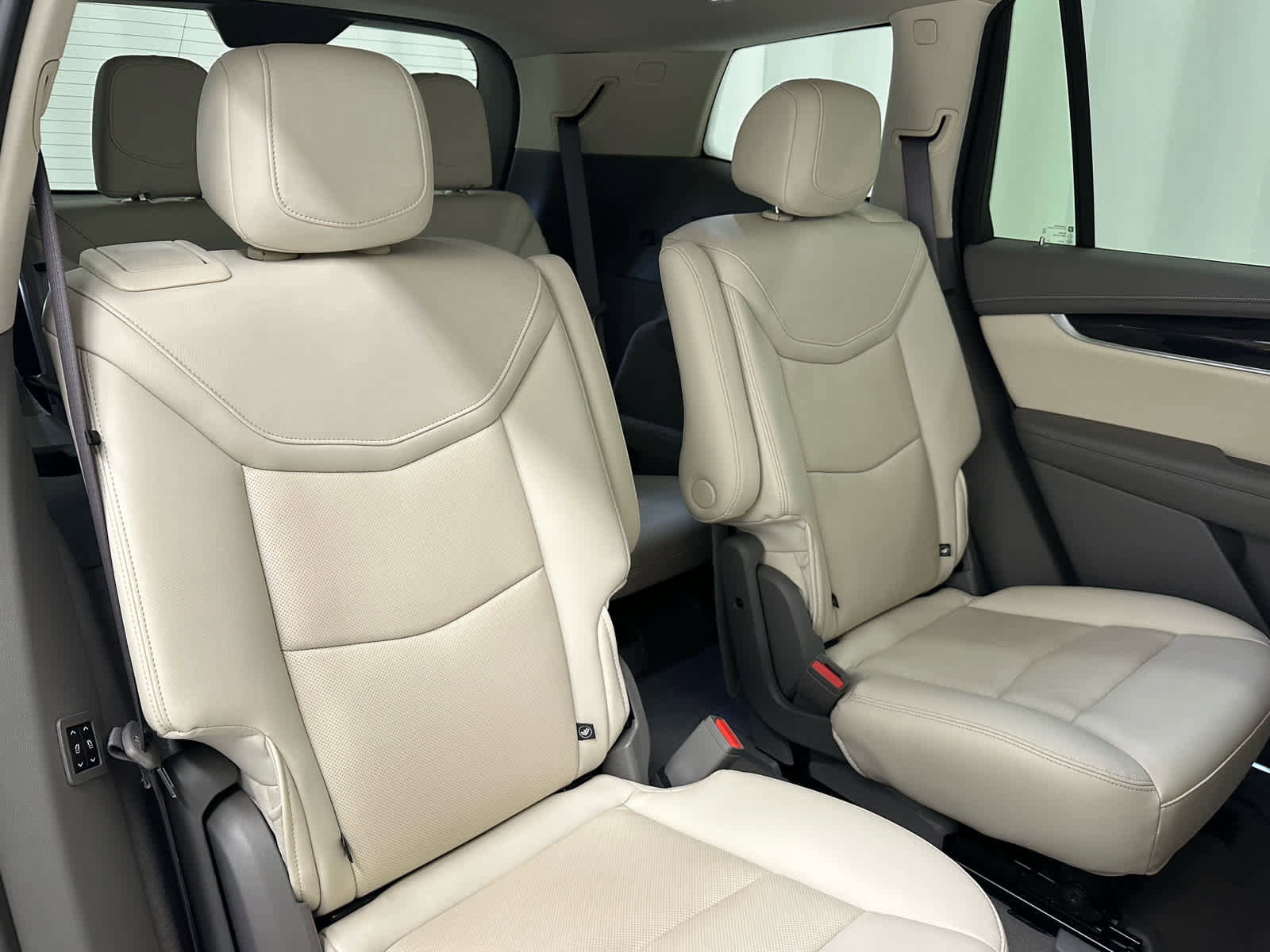 Used 2023 Cadillac XT6 Premium Luxury w/ Technology Package image 23