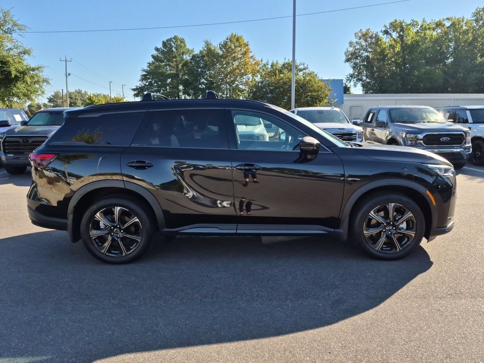 Used 2026 INFINITI QX60 Autograph w/ Dark Cargo Package AWD/4WD image 2