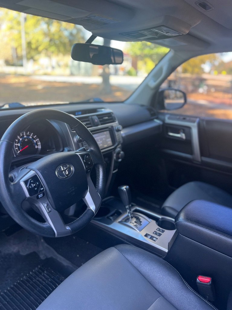 Used 2017 Toyota 4Runner SR5 Premium image 3