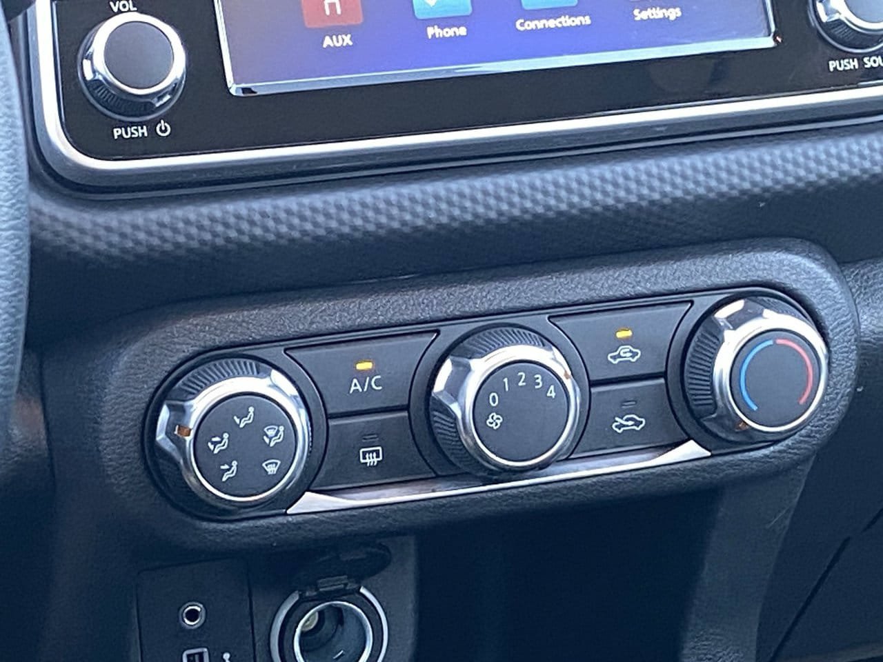 Certified 2025 Nissan Kicks Play S FWD image 20