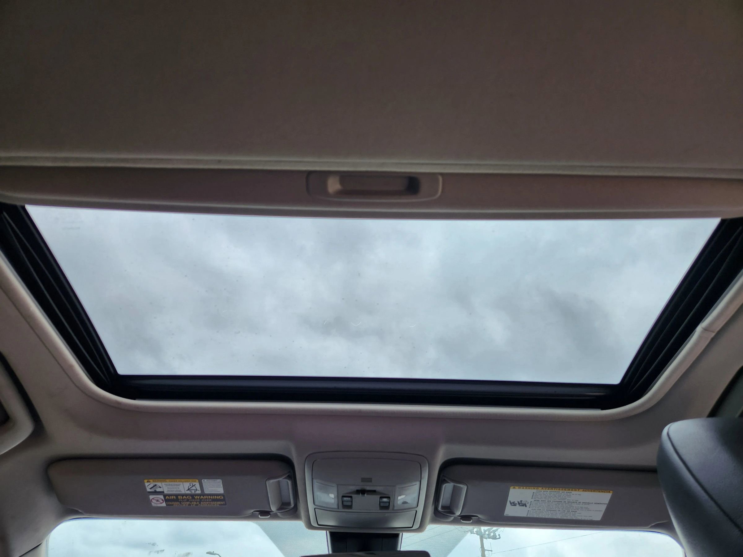 Used 2016 Toyota RAV4 Limited w/ Advanced Technology Package image 15