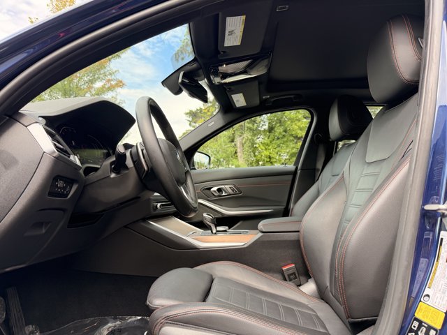 Used 2020 BMW 330i xDrive Sedan w/ Premium Package AWD/4WD image 11