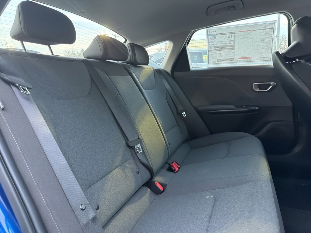 New 2025 Kia K4 LXS image 15