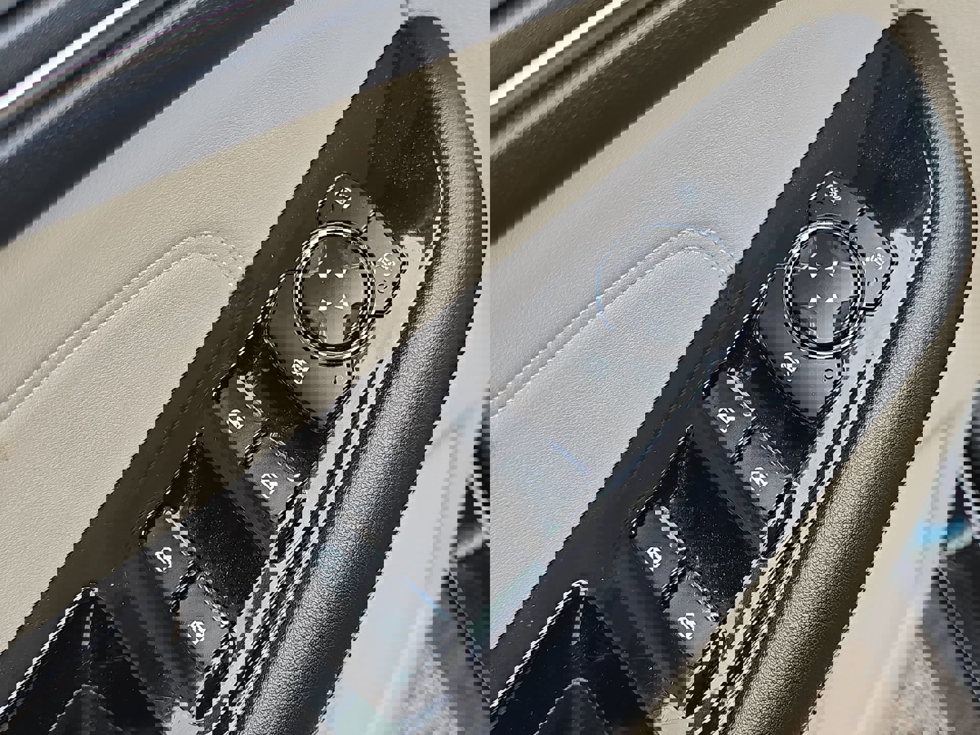 Used 2018 Ford Edge Titanium w/ Equipment Group 301A FWD image 12