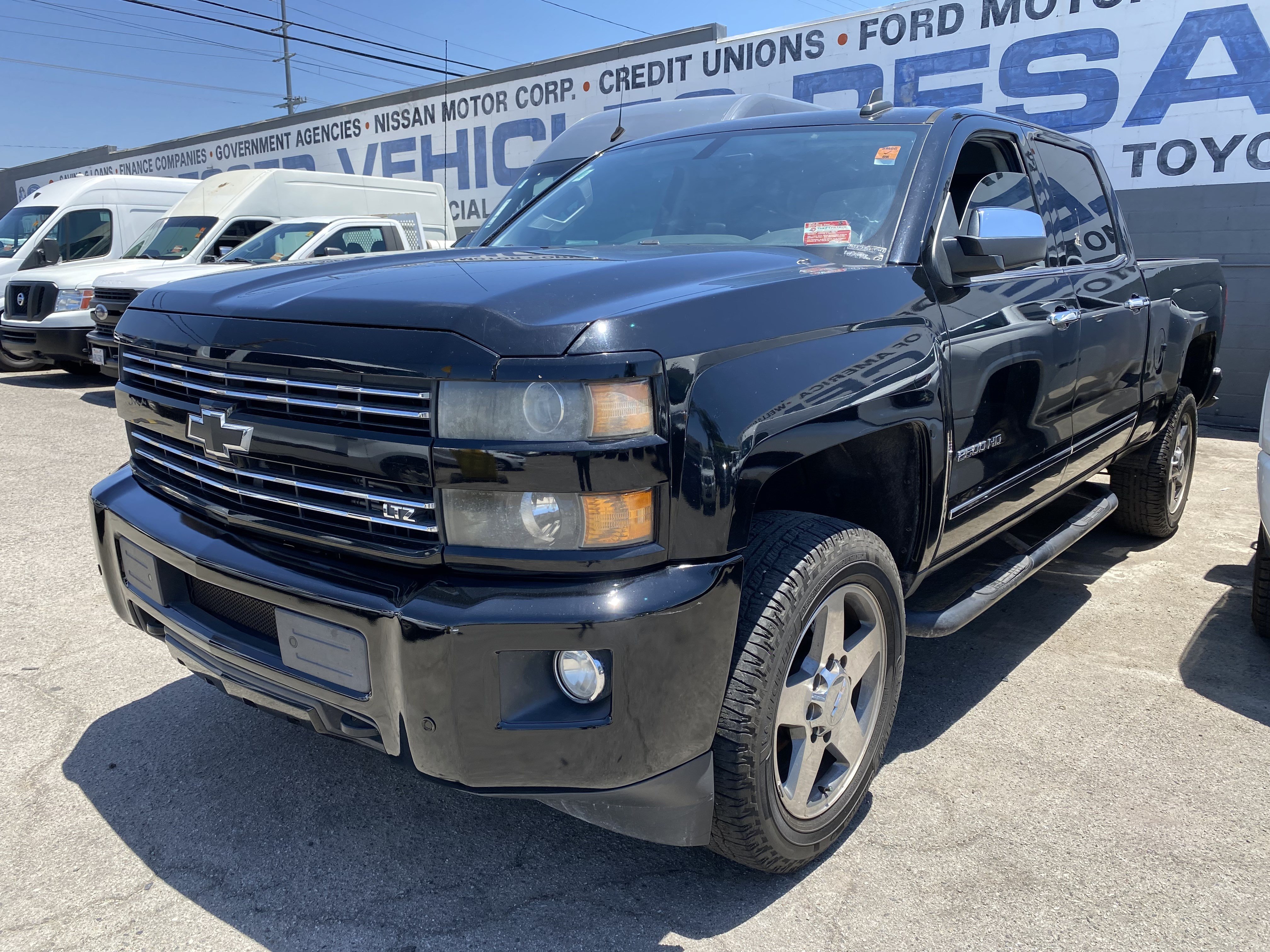 Used 2015 Chevrolet Silverado 2500 LTZ w/ Custom Sport Edition RWD image 2