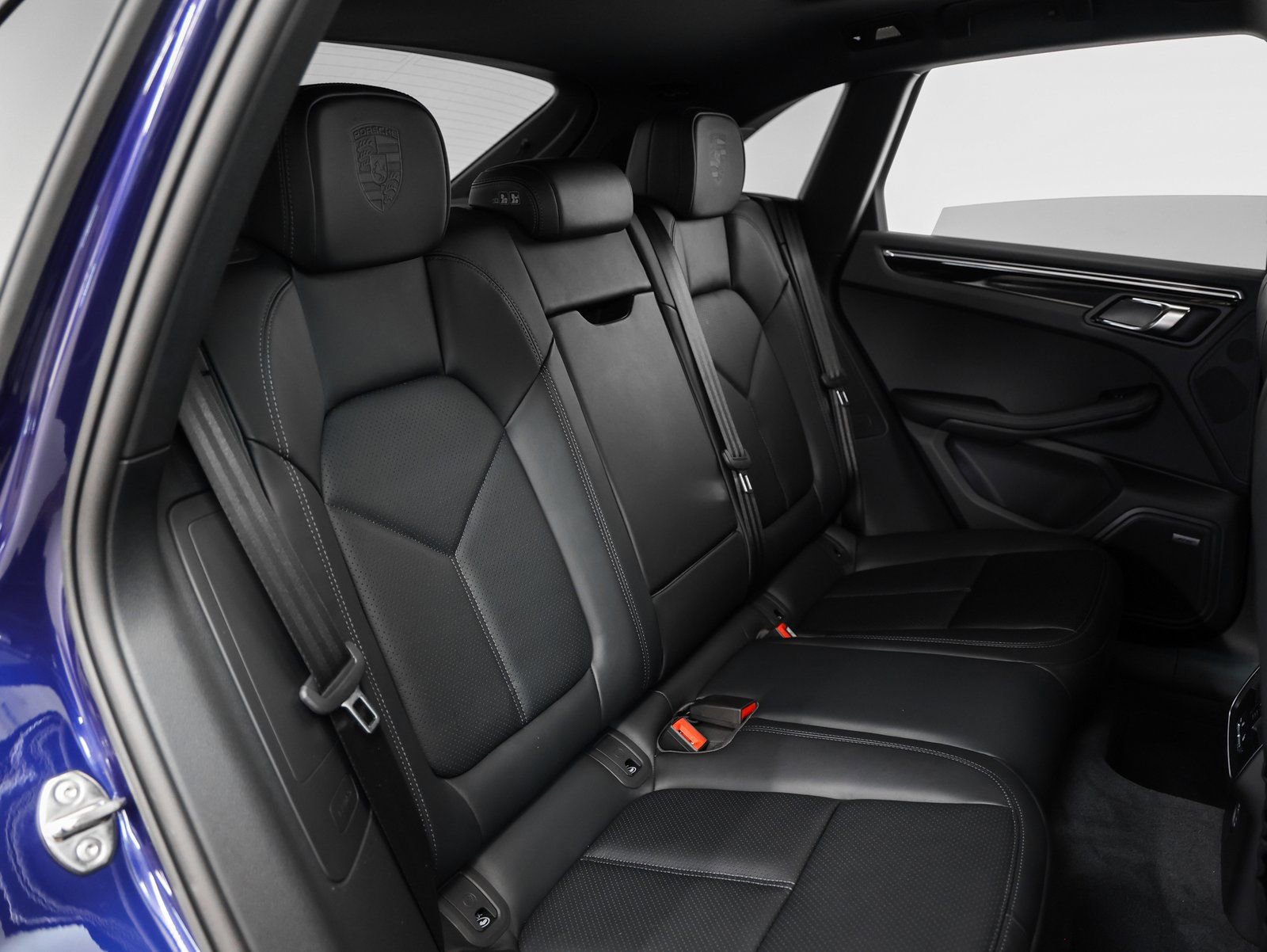Certified 2025 Porsche Macan image 23