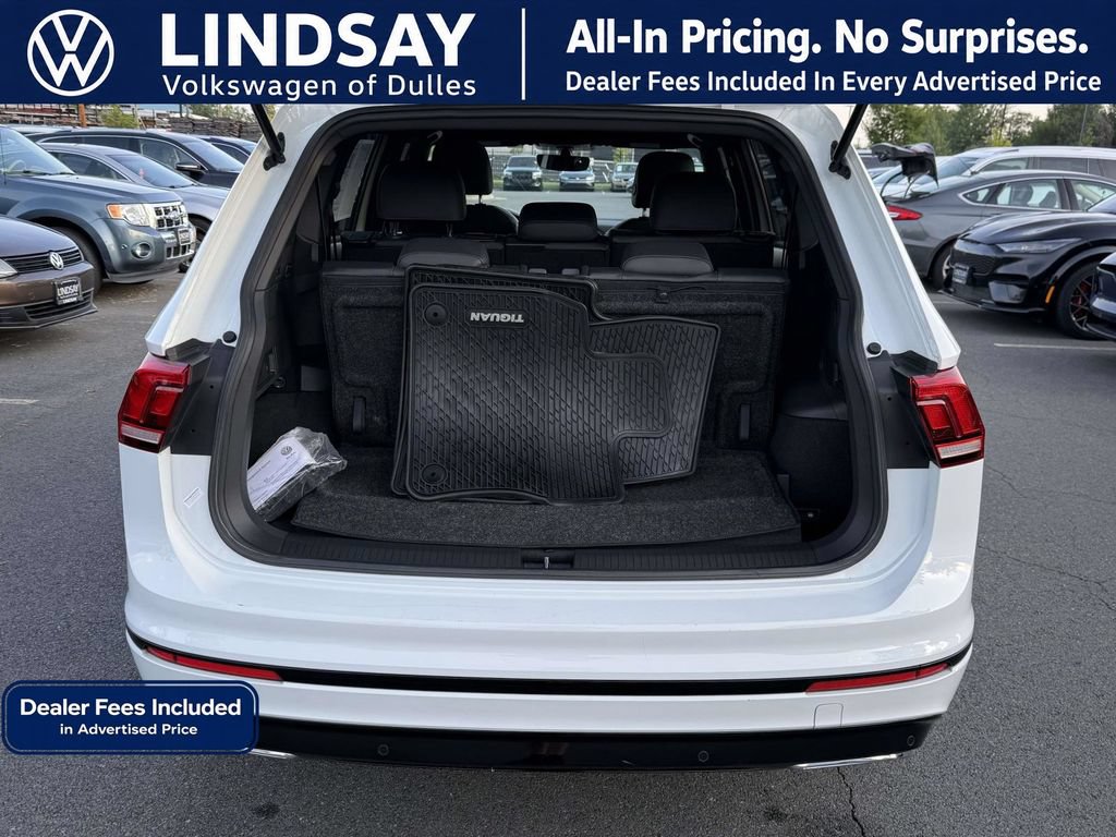 Used 2020 Volkswagen Tiguan SE R-Line w/ 3rd Row Seat Package AWD/4WD image 15