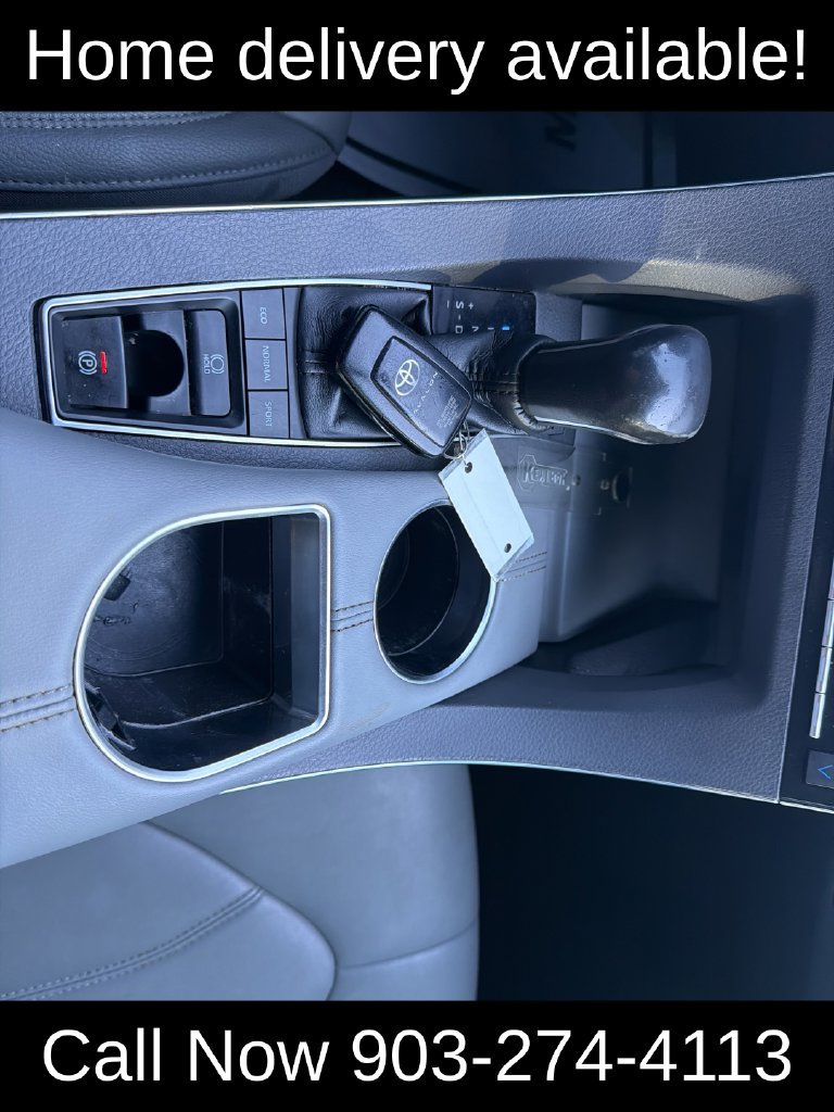 Used 2020 Toyota Avalon XLE w/ Moonroof Package FWD image 26