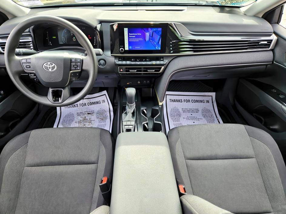 Used 2025 Toyota Camry LE image 10