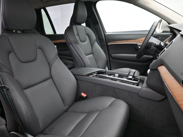 Used 2024 Volvo XC90 B6 Plus w/ Protection Package Premier image 34