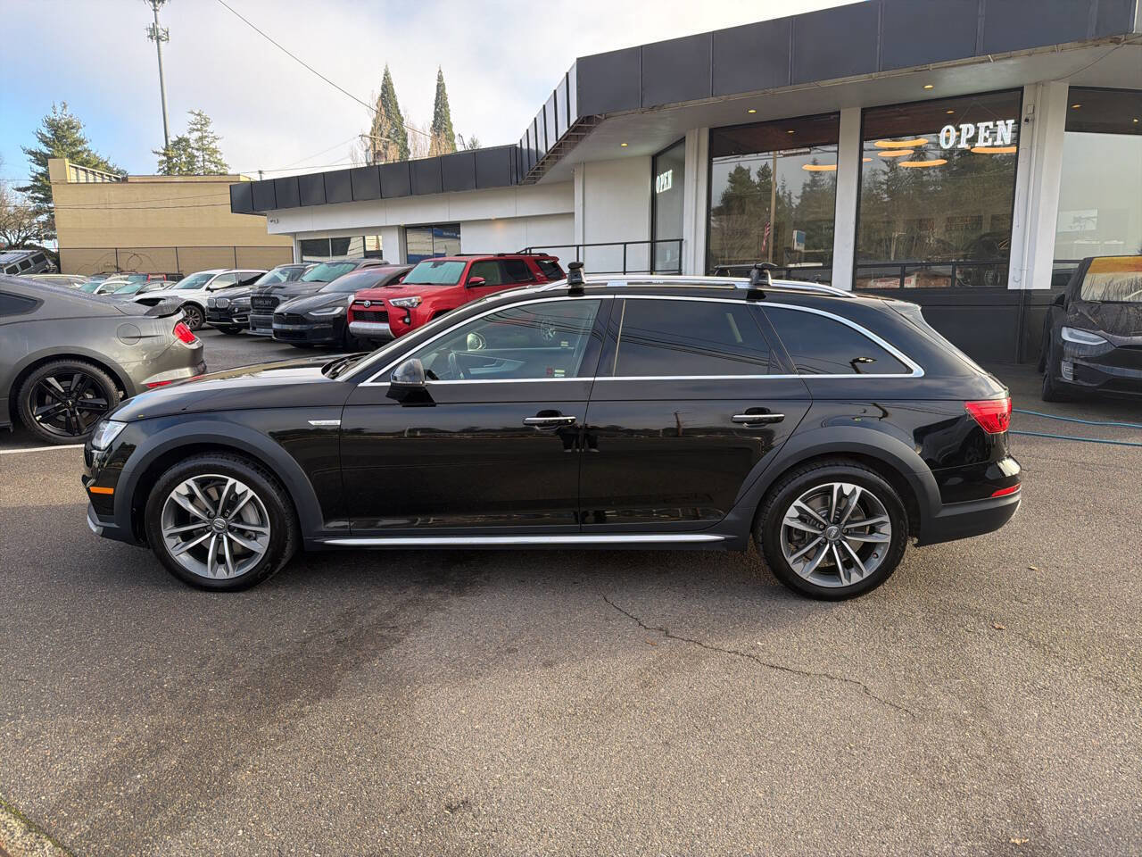 Used 2017 Audi A4 2.0T allroad Premium w/ Convenience Package image 2