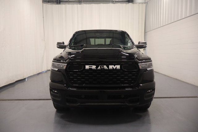 New 2026 RAM 1500 4x4 Crew Cab image 3