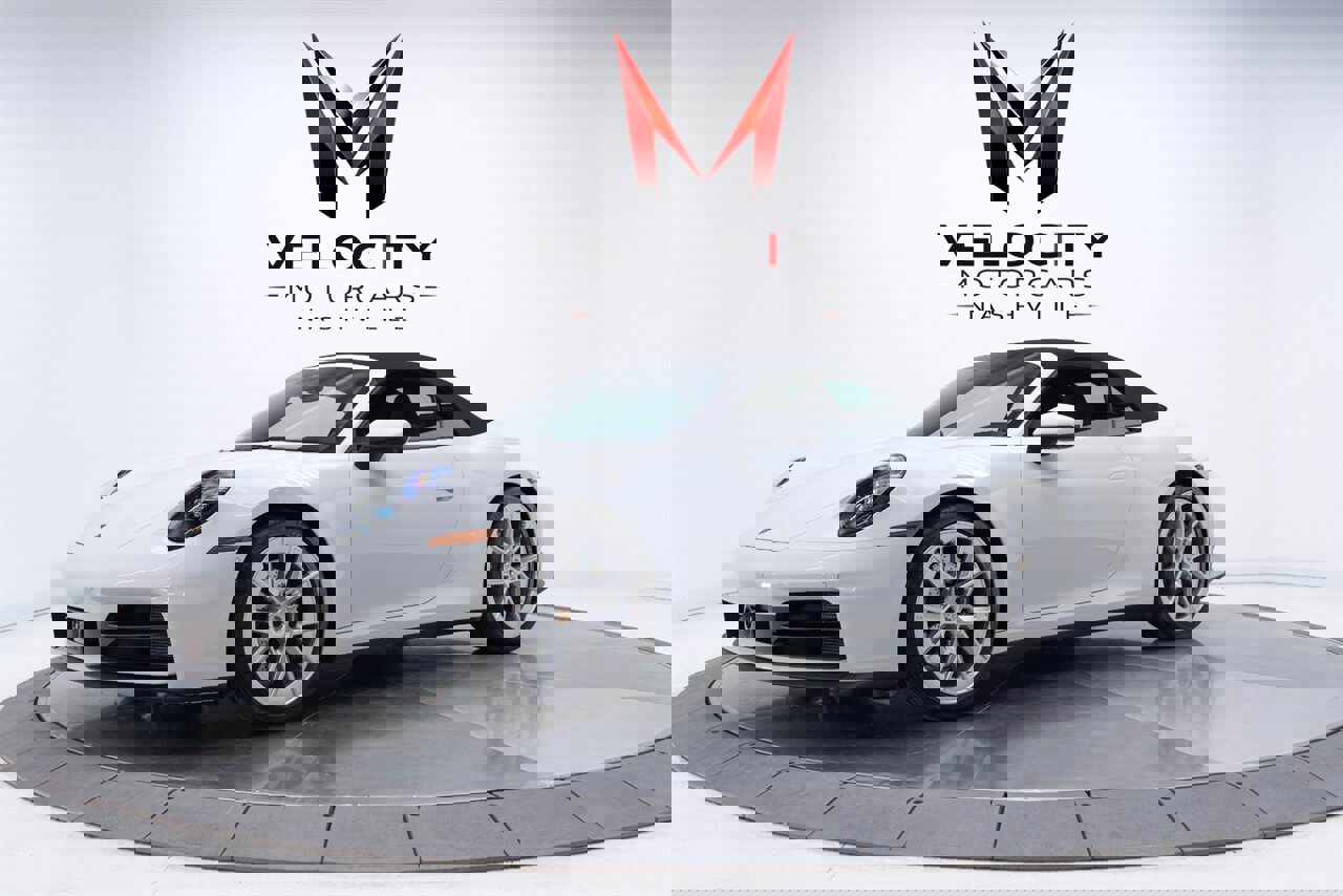 Used 2025 Porsche 911 Carrera w/ Premium Package image 2