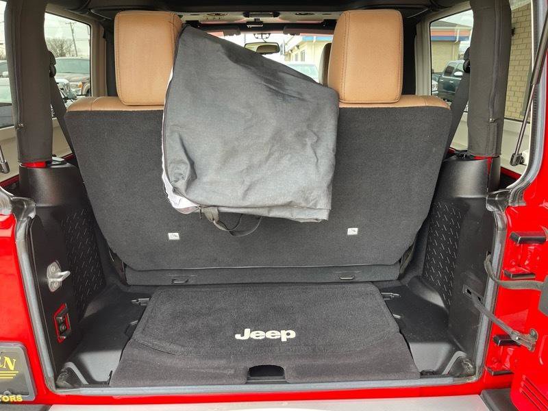 Used 2015 Jeep Wrangler Sahara image 40