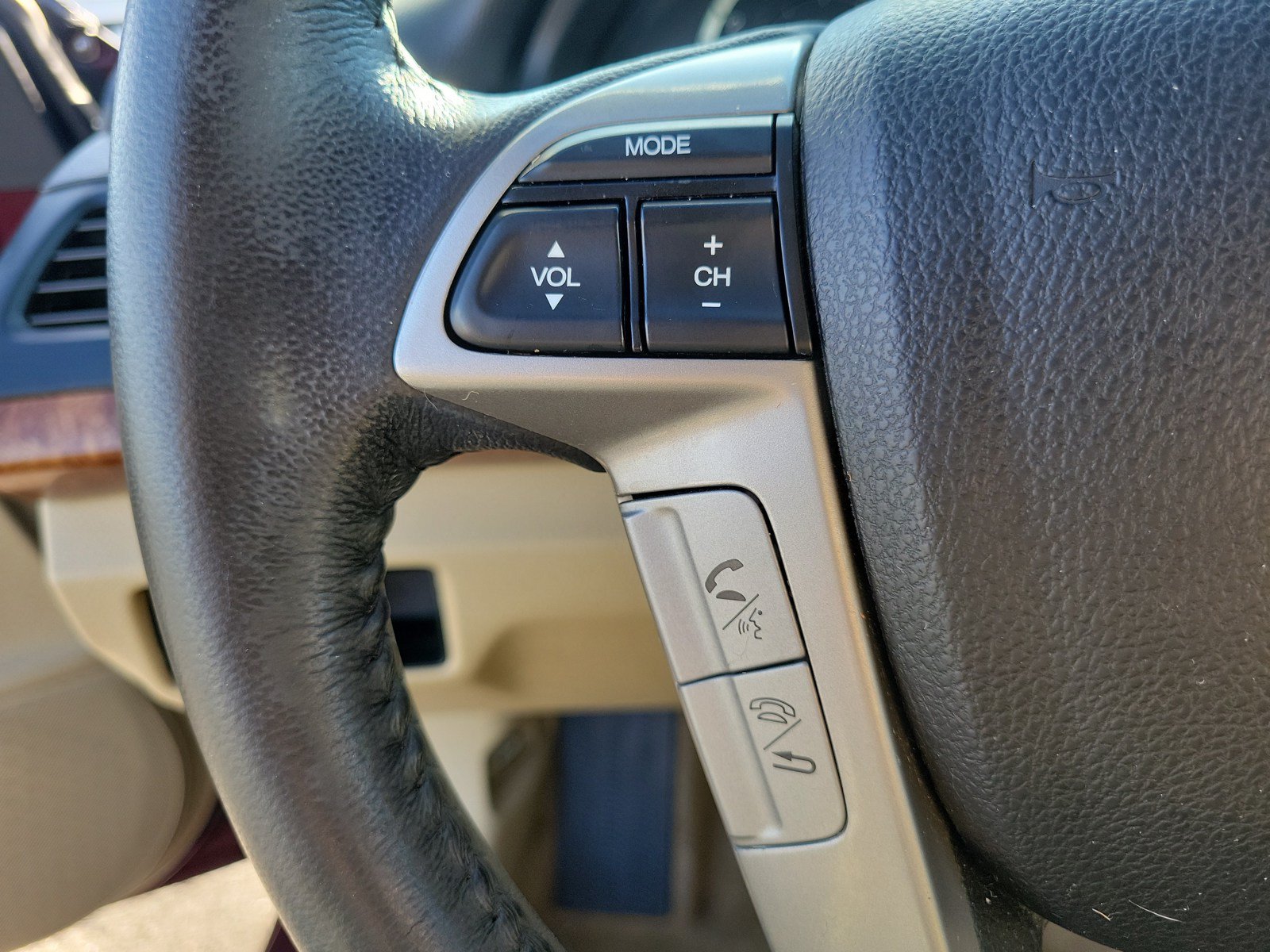 Used 2011 Honda Accord EX-L image 18