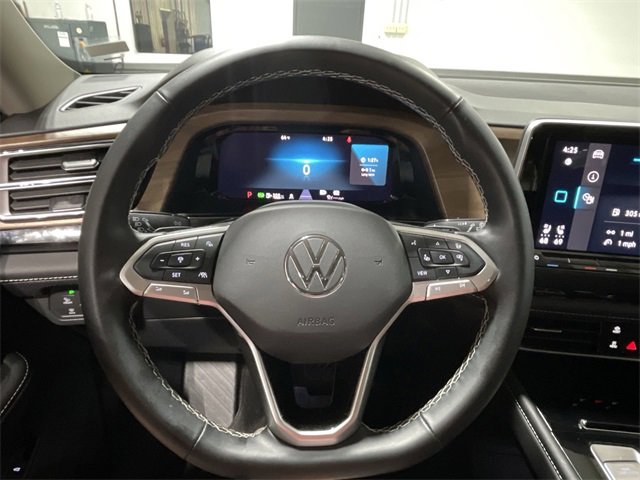 Used 2025 Volkswagen Atlas SE image 15