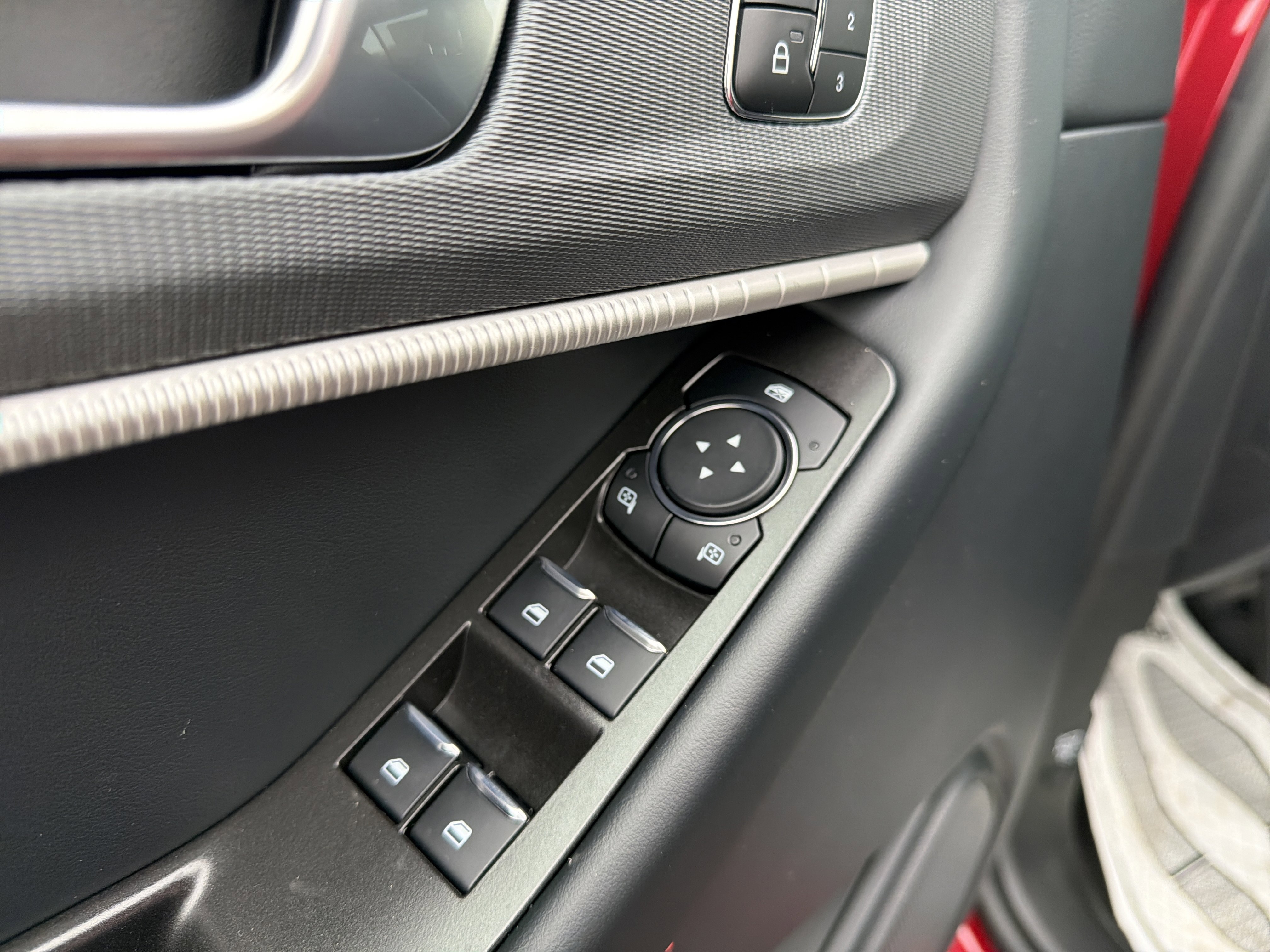 New 2026 Ford Explorer ST-Line w/ ST-Line Street Pack image 17