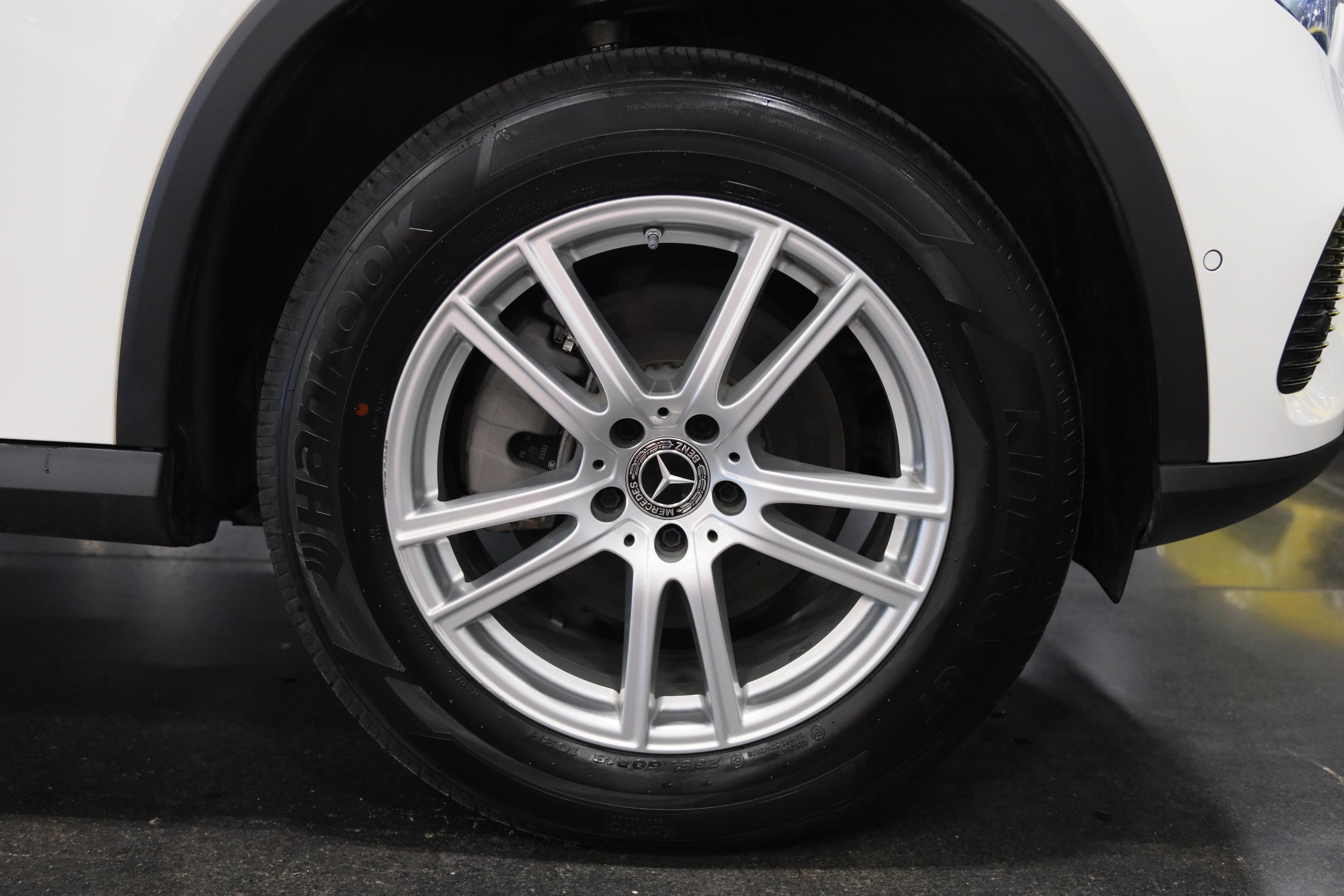 Used 2023 Mercedes-Benz GLC 300 4MATIC image 10