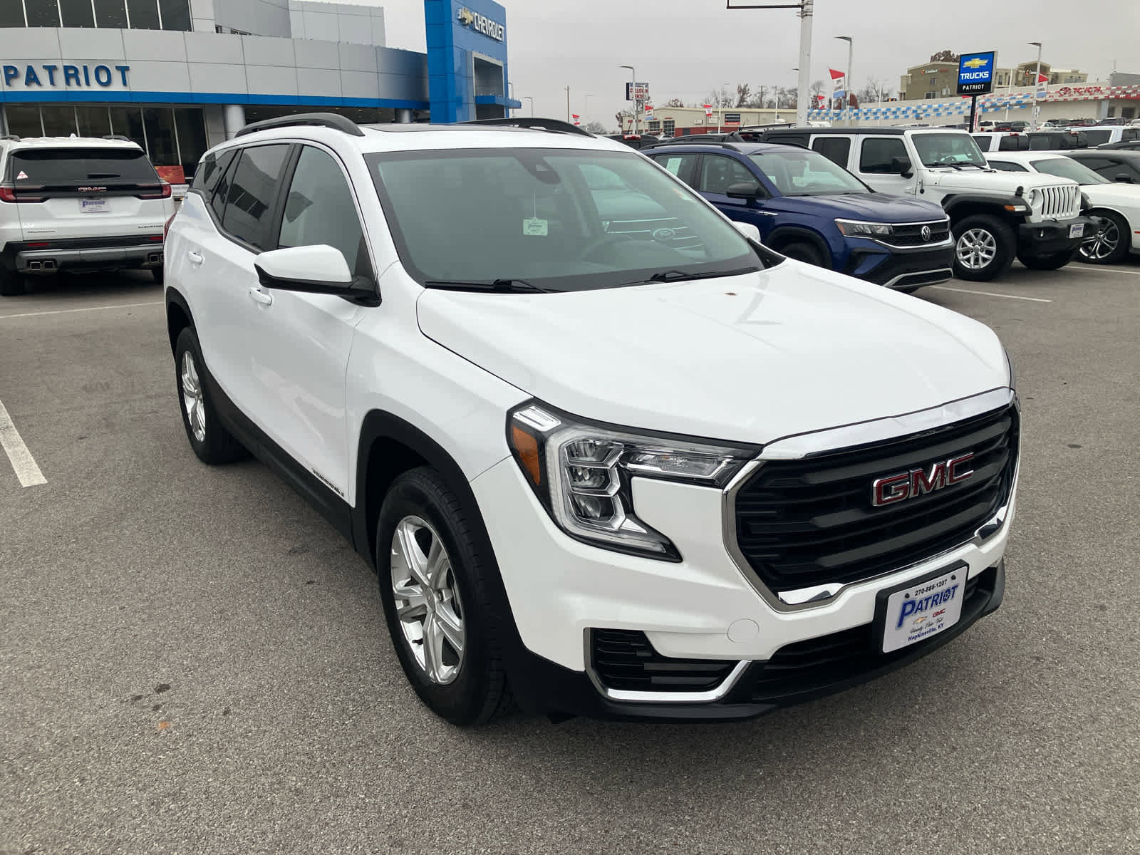 Used 2022 GMC Terrain SLE w/ Driver Convenience Package