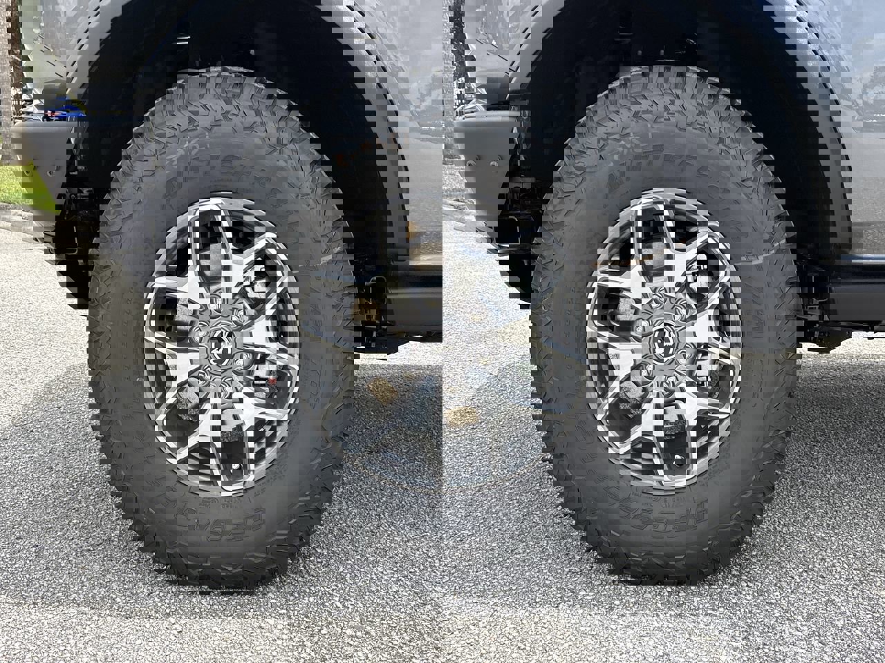 New 2025 Ford Bronco Badlands image 36