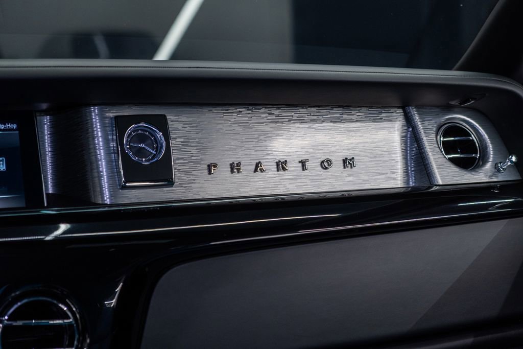 Used 2023 Rolls-Royce Phantom Sedan image 45