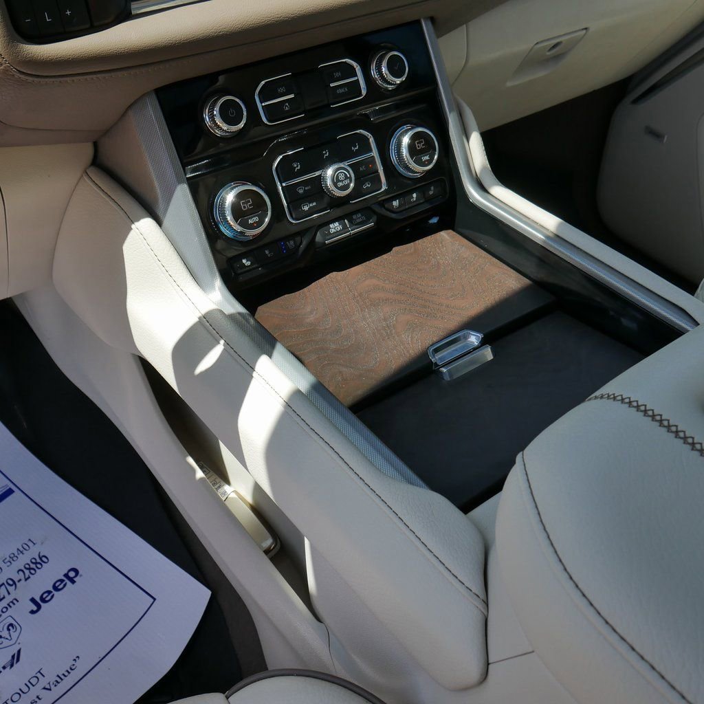 Used 2023 GMC Yukon XL Denali image 56