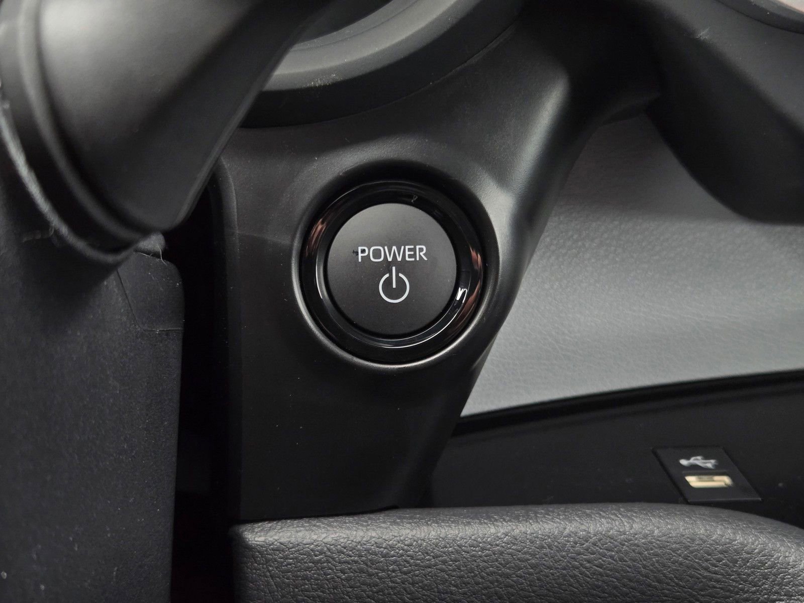 Certified 2026 Toyota Sienna XLE FWD image 19