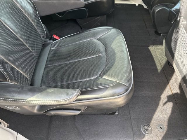 Used 2020 Chrysler Pacifica Limited FWD image 16