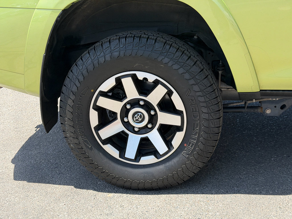Used 2023 Toyota 4Runner TRD Off-Road Premium w/ Moonroof Package AWD/4WD image 3