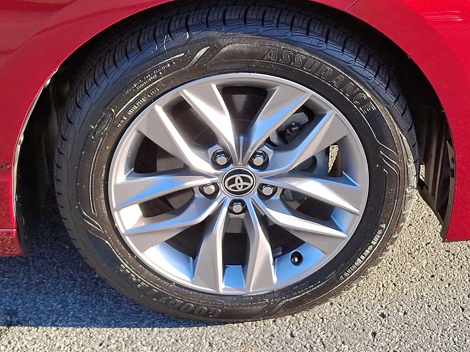 Used 2021 Toyota Avalon XLE w/ Moonroof Package image 9