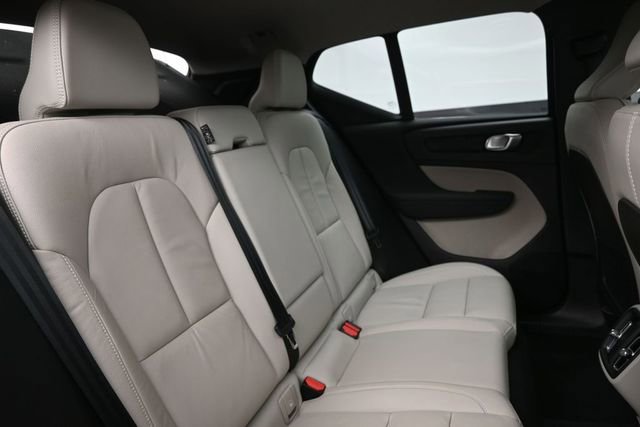 Used 2023 Volvo XC40 B5 Ultimate w/ Climate Package AWD/4WD image 33