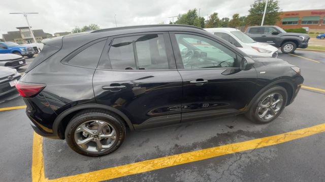 Used 2025 Ford Escape ST-Line FWD image 3